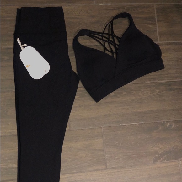 Sports Bra and Leggings - Picture 1 of 1